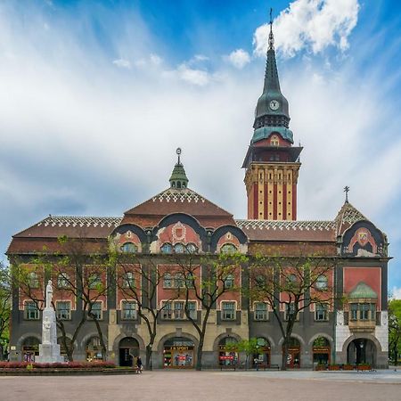 Apartment Nina - Near Everywhere You Want To Be Subotica Exterior photo